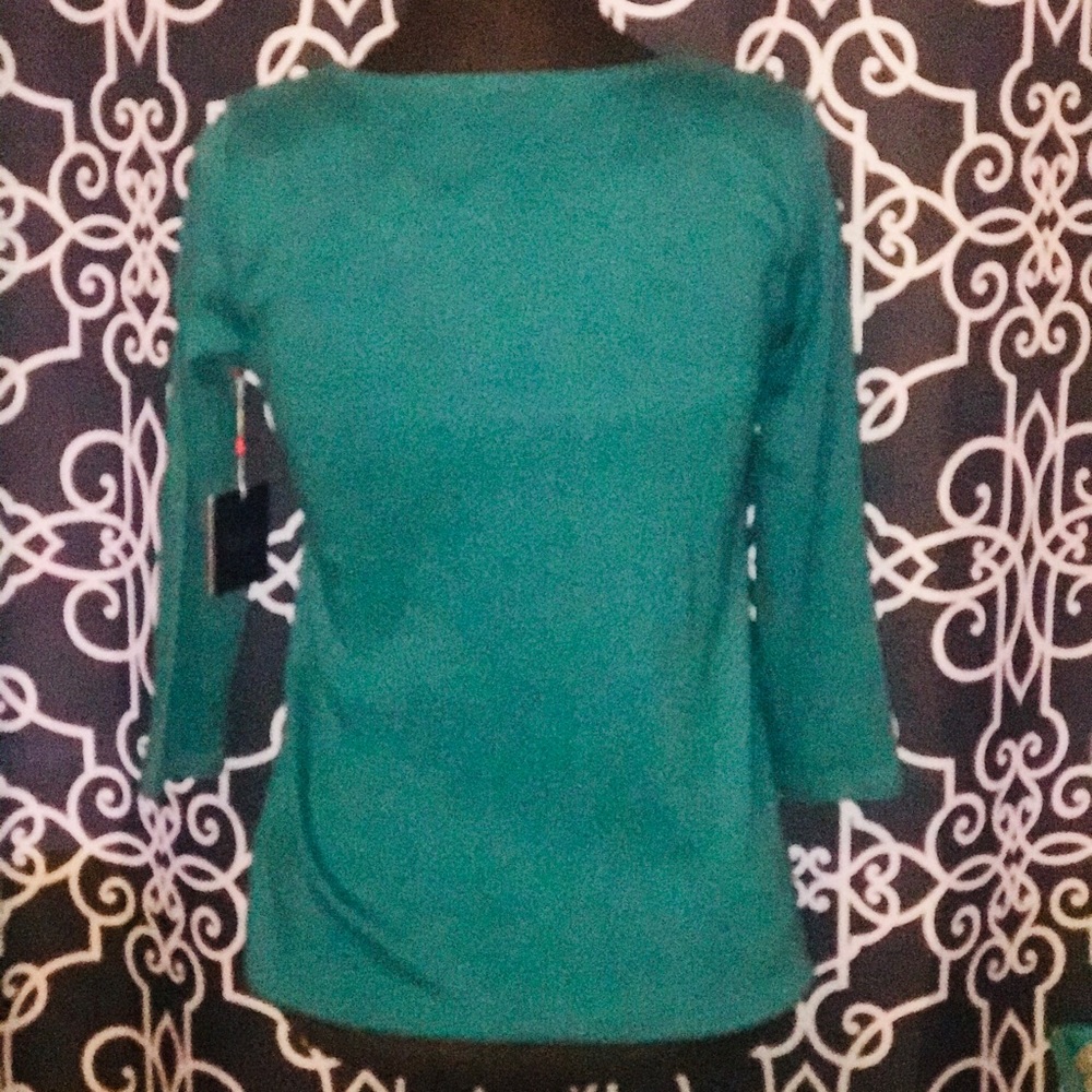 Woman Top - Picture 2 of 7
